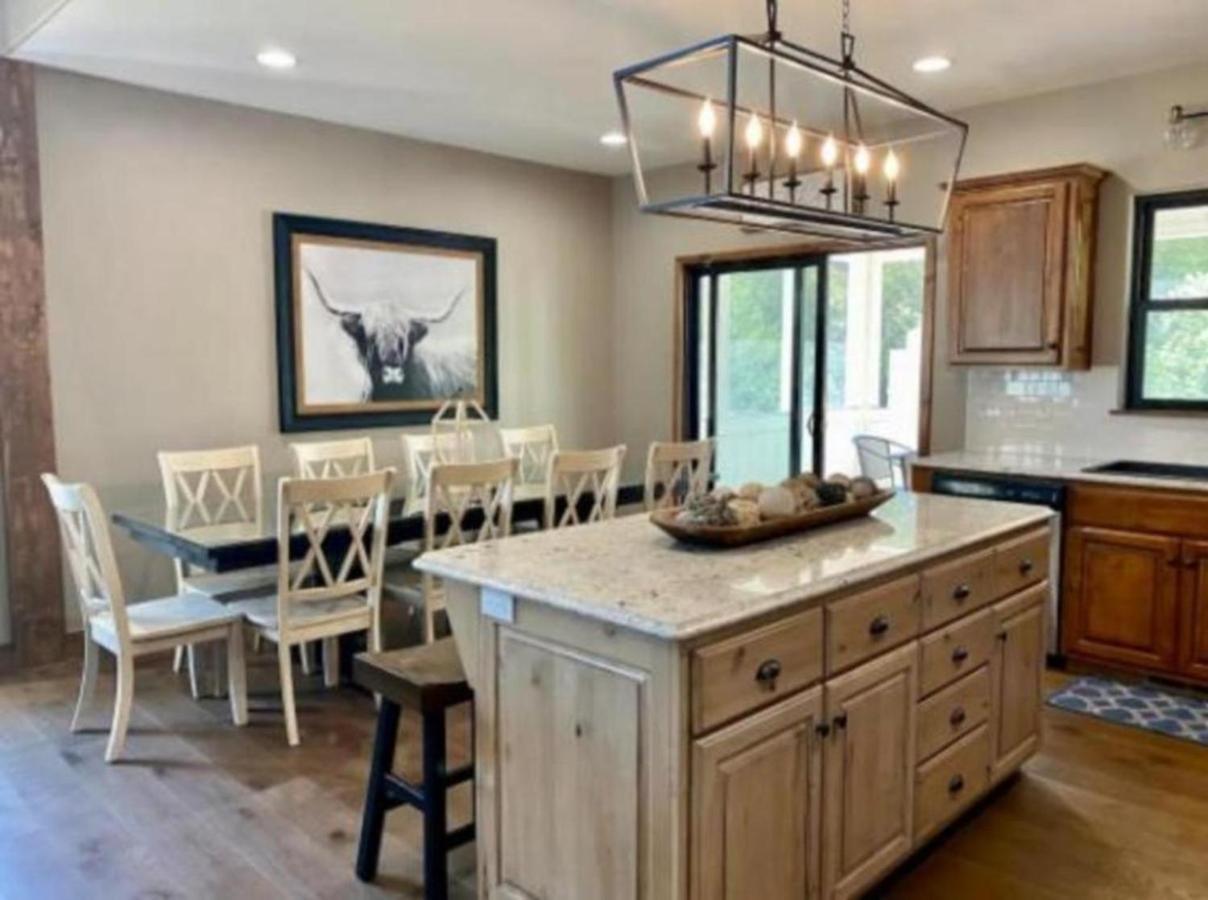 Spacious Home In Branson - 8 Bed, 6 Bath & Hot Tub Hollister Buitenkant foto