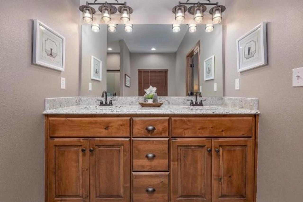 Spacious Home In Branson - 8 Bed, 6 Bath & Hot Tub Hollister Buitenkant foto