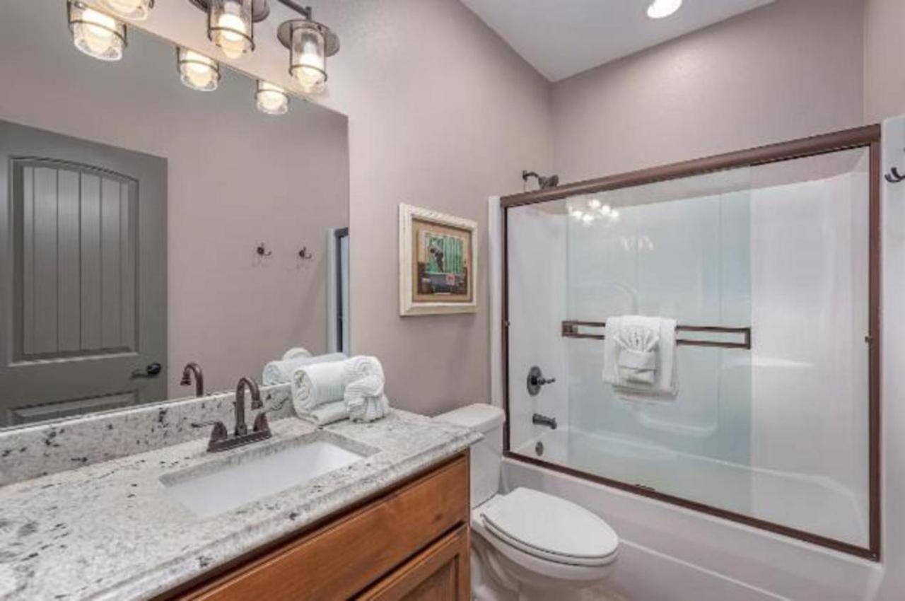 Spacious Home In Branson - 8 Bed, 6 Bath & Hot Tub Hollister Buitenkant foto